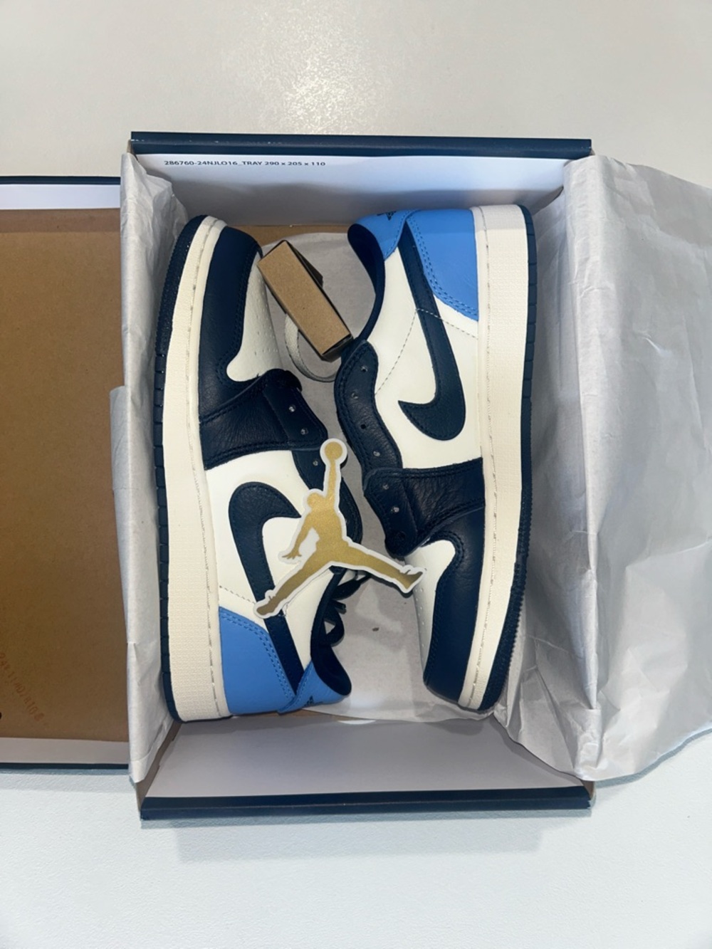 Jordan 1 Low OG GS “Obsidian UNC” Women’s Size 8 - Picture 10 of 12